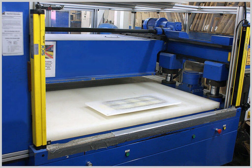 Press Machine Die Cuttng Shapes From Anti Slip Tape Rools Press Machine Die Cuttng Shapes From Anti Slip Tape Rools